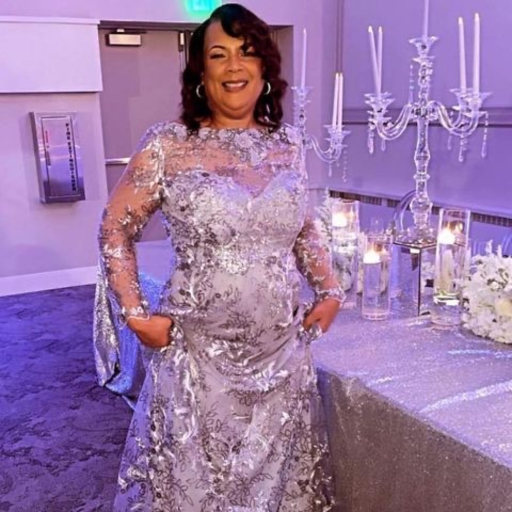 Meet your Posher, Sharon